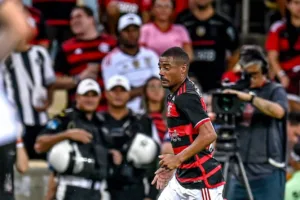 Flamengo confirma dois desfalques para duelo contra Bangu