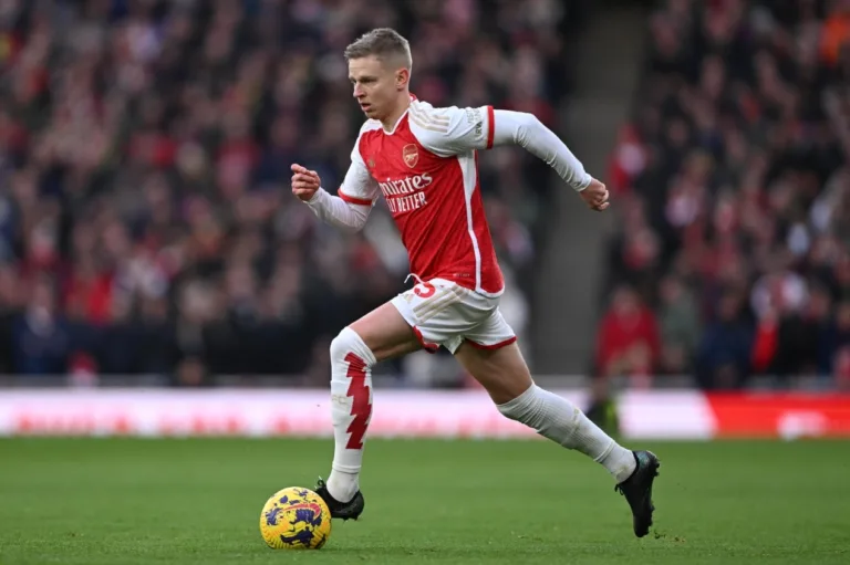 Lateral do Arsenal completa para própria equipe em campeonato