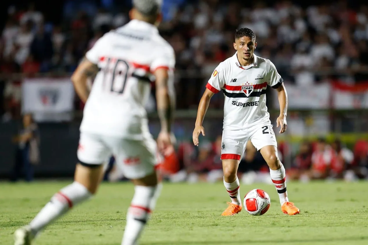 Alvo do Arsenal, jogador do SPFC exalta a Premier League: “Maior nível técnico do mundo”