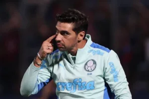 Palmeiras tem problema que irrita Abel Ferreira, diz Danilo Lavieri