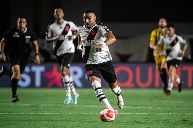 Payet tem suspeita de covid-19 e pode desfalcar o Vasco na Copa do Brasil