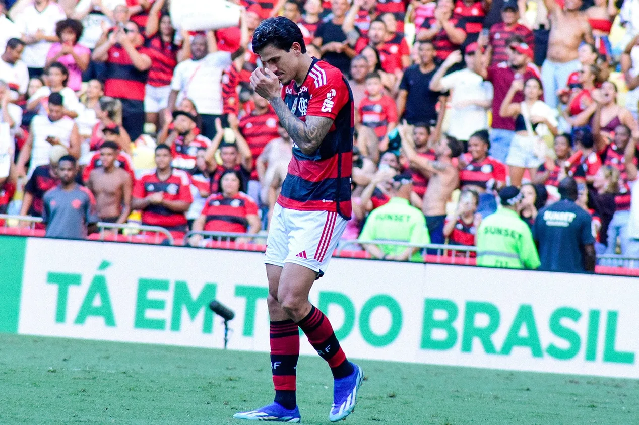 Mauro Cezar detona torcedores do Flamengo após atitude no Maracanã