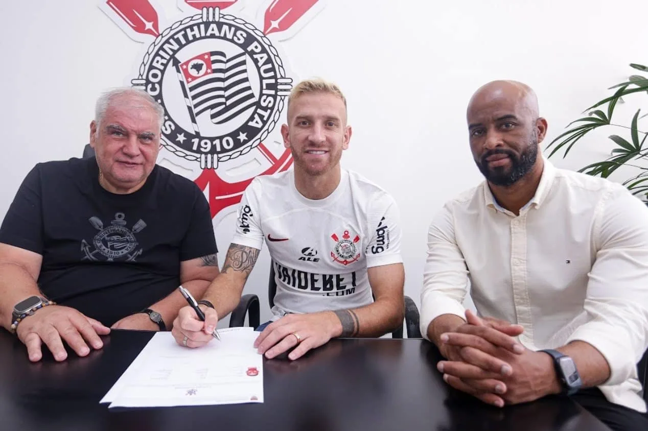 Corinthians confirma chegada de Pedro Henrique, ex-Internacional