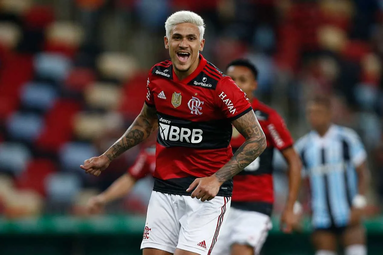 Pedro reage após vaias da torcida do Flamengo e deixa recado