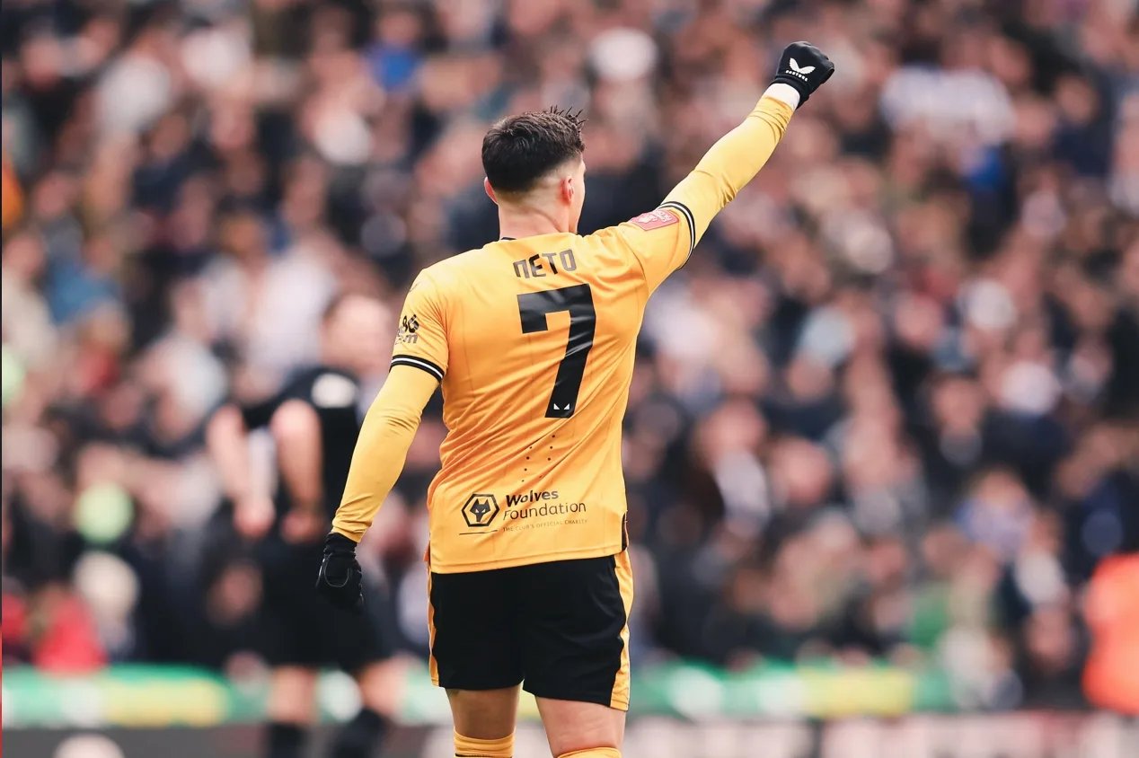 Arsenal e Tottenham disputam Pedro Neto, do Wolverhampton