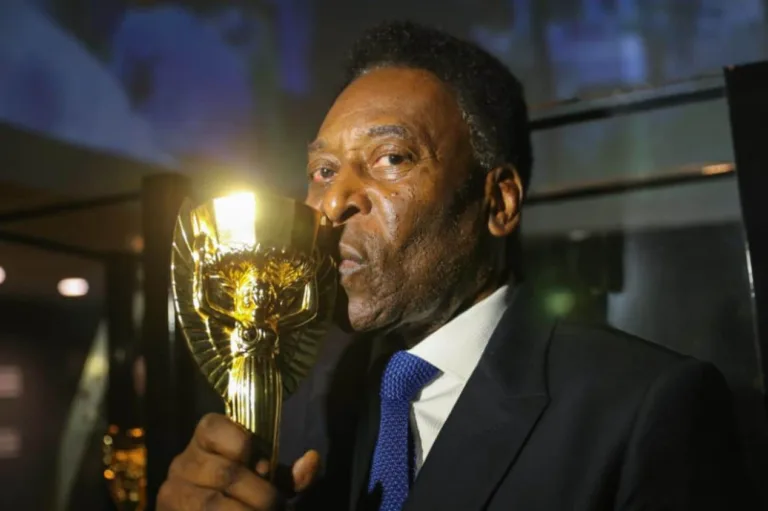 Vampeta cobra homenagem da CBF após mudança envolvendo Pelé na Supercopa