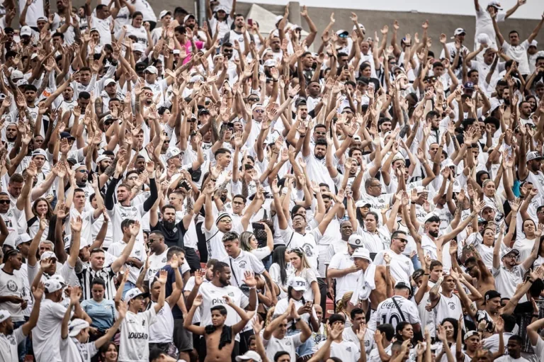 PVC destaca papel fundamental da torcida do Santos no MorumBIS: “Espetáculo”