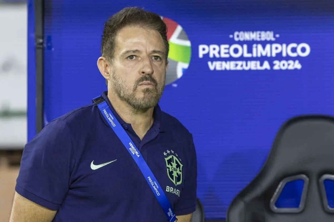 Mauro Cezar detona seleção brasileira e dá “cartão vermelho” para três nomes da CBF