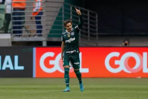 Saiba quando o Palmeiras poderá ter Raphael Veiga à disposição