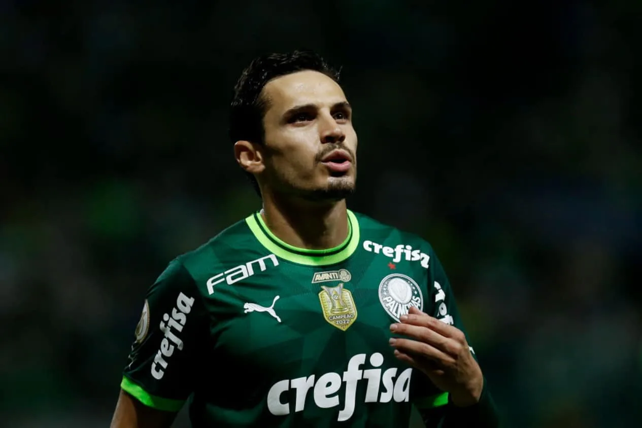 Raphael Veiga ignora SPFC e elege time que mais dá trabalho ao Palmeiras