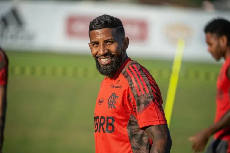 Ex-Flamengo, Rodinei debocha de Mauro Cezar após treta na Jovem Pan