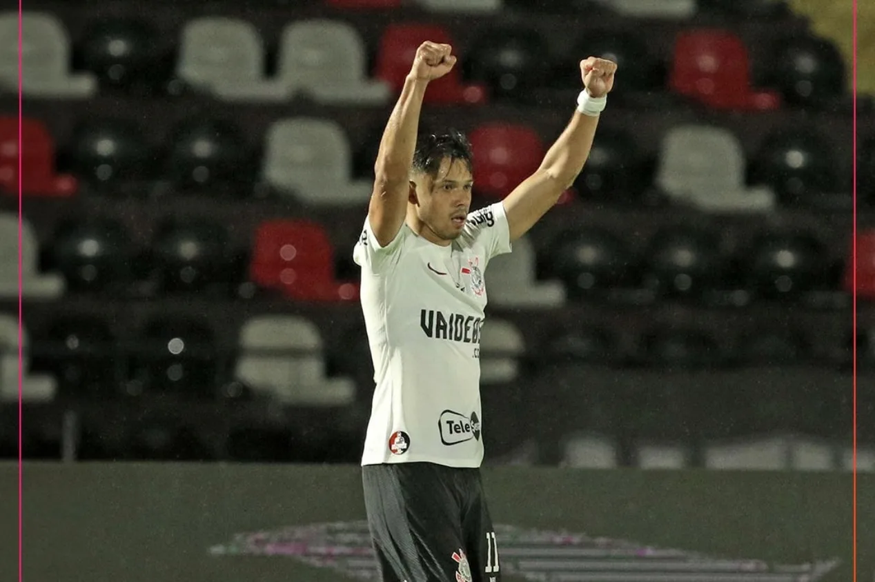 Romero vibra com gols pelo Corinthians em dia de homenagem a Sócrates: “foi uma pessoa espetacular”