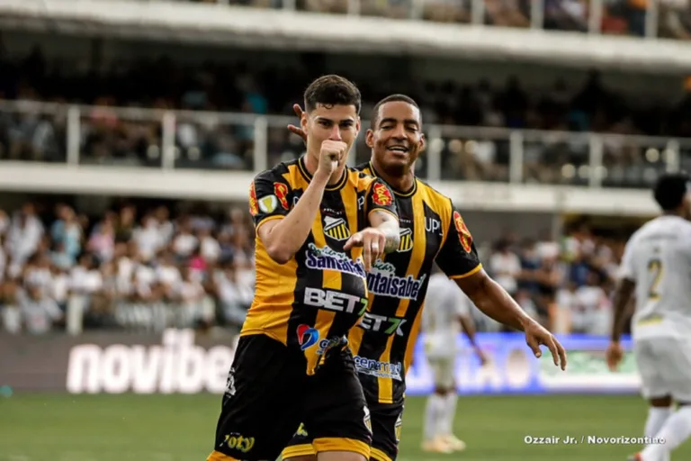 Palmeiras fica empolgado com desempenho de Rômulo no Paulistão