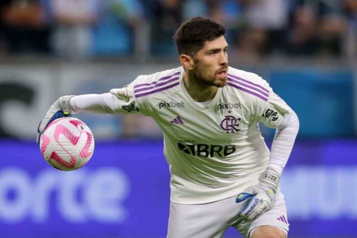 Rossi bate marca histórica como goleiro do Flamengo no século 21 Rossi bate marca histórica como goleiro do Flamengo no século 21