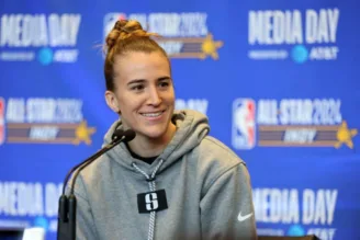 Sabrina Ionescu enfrentará Stephen Curry em desafio da linha de três pontos