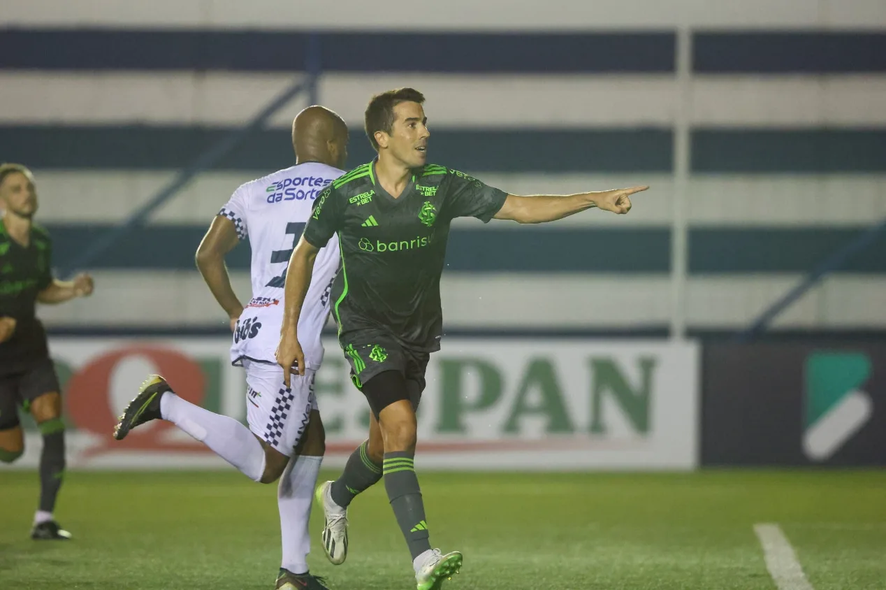 Internacional vence o São José e toma a liderança do Grêmio no Campeonato Gaúcho
