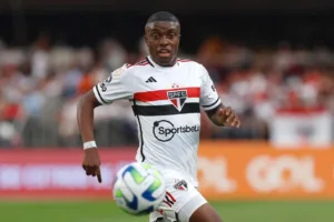 SPFC negocia volante reserva com futebol espanhol