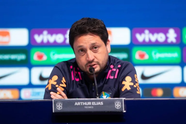 Arthur Elias fala após derrota da seleção brasileira feminina: “Jogo equilibrado”
