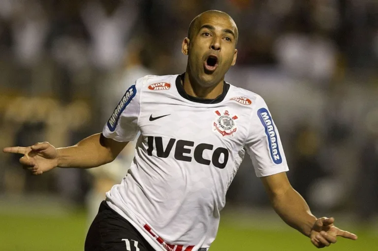 Sheik se coloca acima de Mbappé e indica desempenho jogando com Messi e Neymar