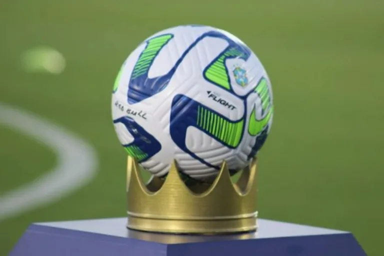 Silas sinaliza time que pode dominar futebol brasileiro em 2024