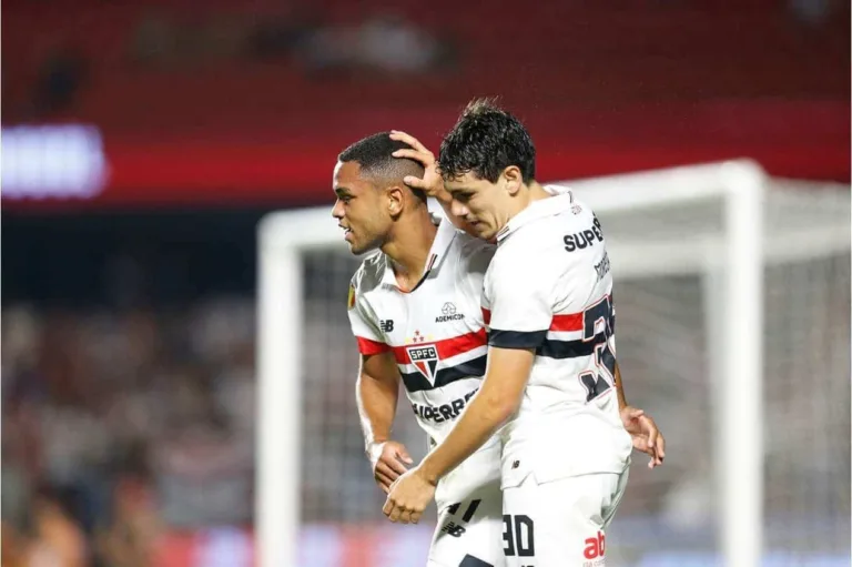 SPFC: elogiado por Carpini, jovem lateral revela conselhos de Rafinha
