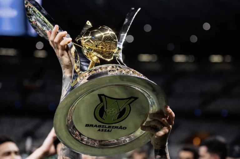 Cicinho alerta time sobre possível rebaixamento no Brasileirão Série A