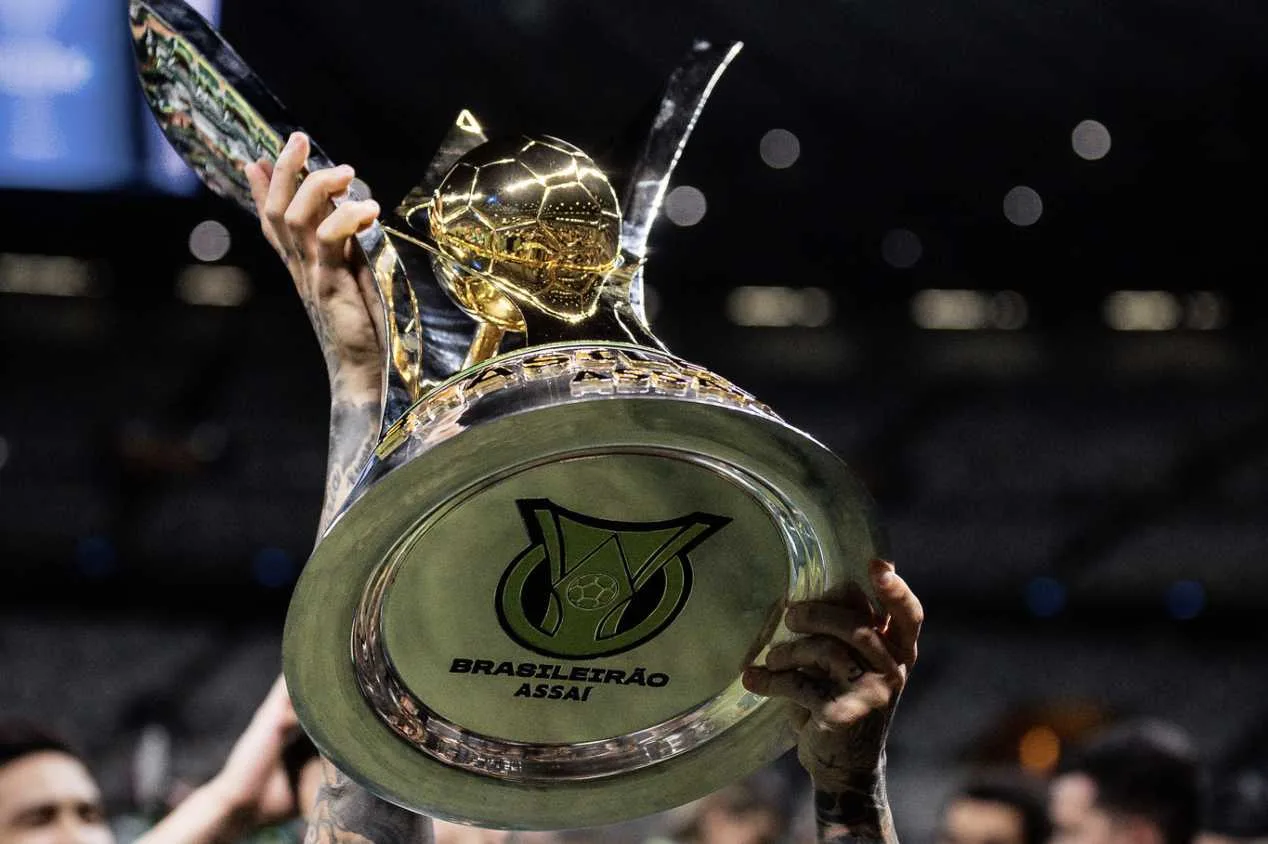 Cicinho alerta time sobre possível rebaixamento no Brasileirão Série A