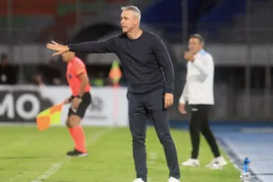 Botafogo anuncia a demissão de Tiago Nunes