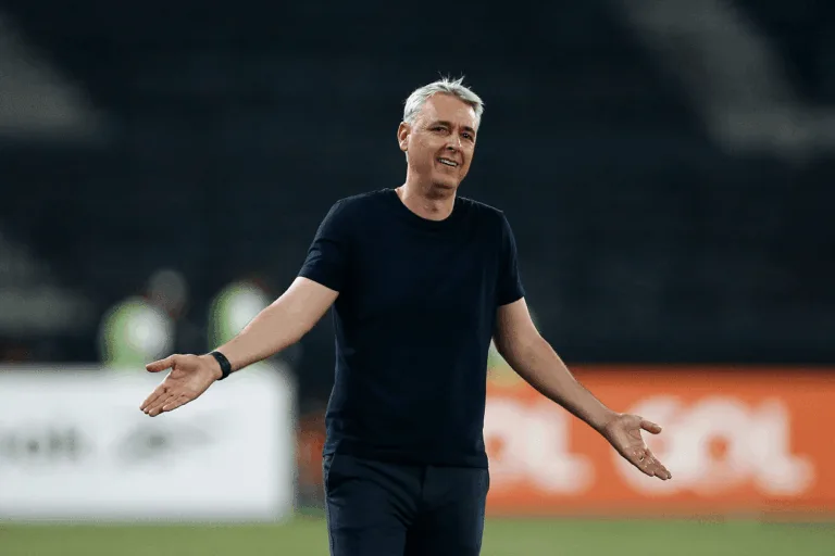 Bruno Cantarelli avalia possível demissão de Tiago Nunes no Botafogo