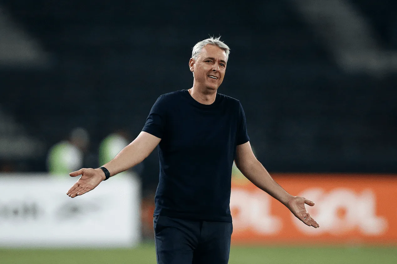 Bruno Cantarelli avalia possível demissão de Tiago Nunes no Botafogo