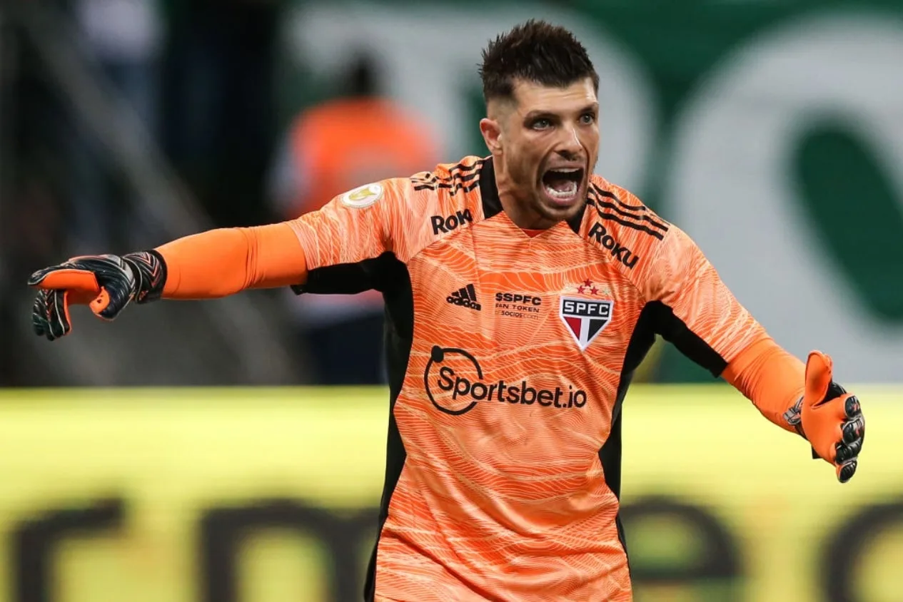 Ex-SPFC, Tiago Volpi revela inspiração por Navas, do PSG: “Um fenômeno”