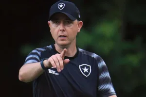 Tiago Nunes vê ‘injustiça’ em derrota do Botafogo para Flamengo: “Deixamos eles inoperantes”