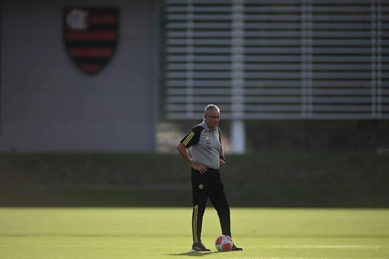 Tite sofre pressão no Flamengo para fazer elenco milionário render mais