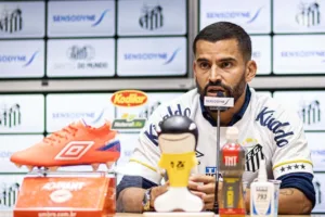 Rincón fala em rebaixamento para a Série B e sonho de atuar na Libertadores pelo Santos