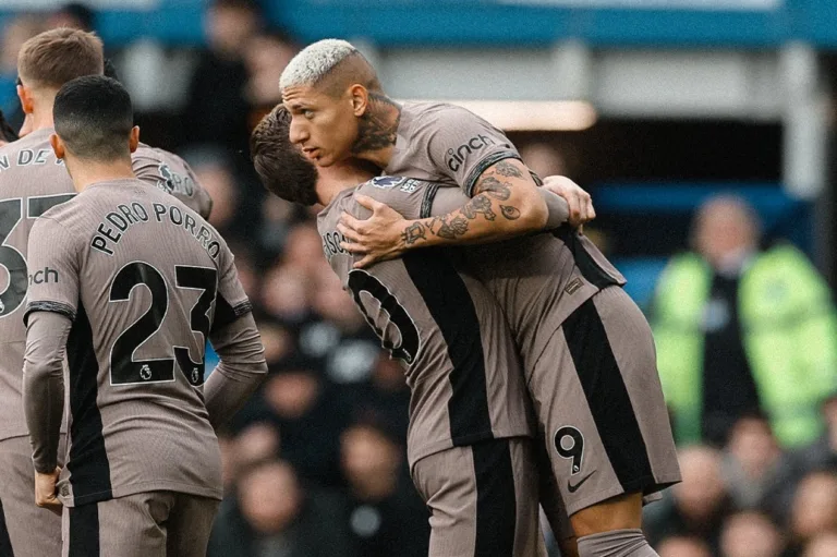 Richarlison marca, mas Tottenham cede empate para o Everton na Premier League