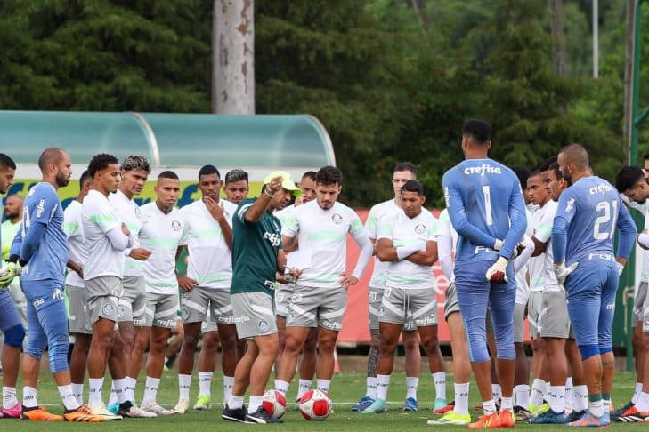 Palmeiras tem dúvida no esquema tático contra o Corinthians Palmeiras tem dúvida no esquema tático contra o Corinthians