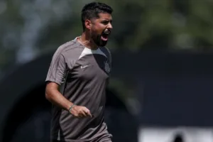 Casagrande critica António Oliveira em empate do Corinthians para o Palmeiras: “escalou mal”