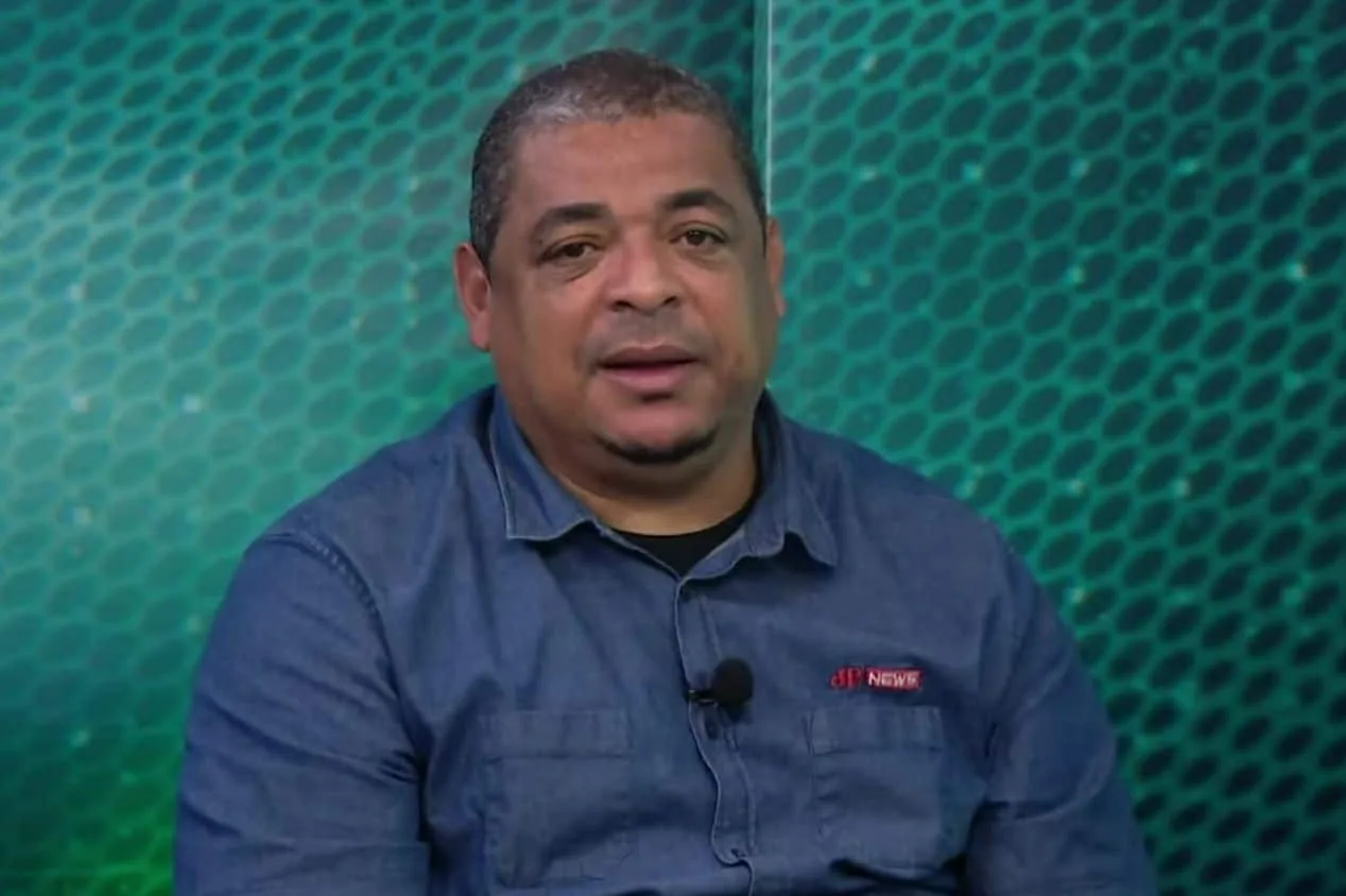 Vampeta reprova “sumiço” de meias e cita camisa 10 que pode brilhar no futebol brasileiro 