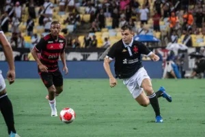 Vasco e Flamengo empatam no placar e na certeza de que precisam melhorar muito