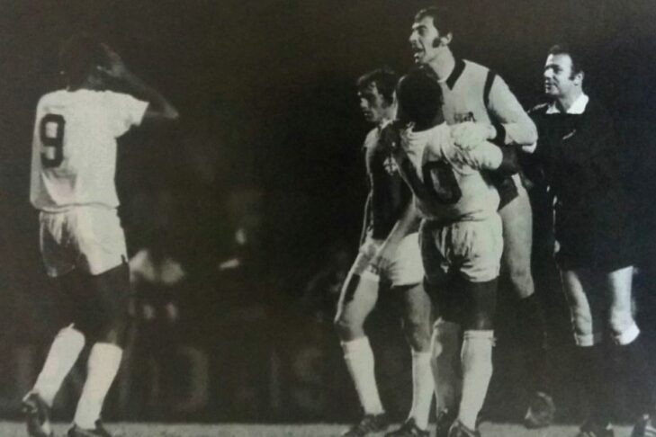 Santos x Portuguesa decidiu o título do Paulistão de 1973, que acabou dividido entre os dois clubes; entenda Santos x Portuguesa decidiu o título do Paulistão de 1973, que acabou dividido entre os dois clubes; entenda