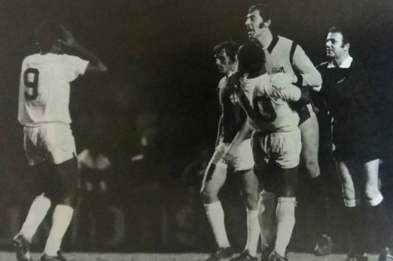 Santos x Portuguesa decidiu o título do Paulistão de 1973, que acabou dividido entre os dois clubes; entenda