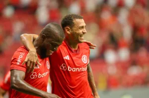 Em alta, Enner Valencia anota o seu segundo gol e amplia vantagem do Internacional; assista