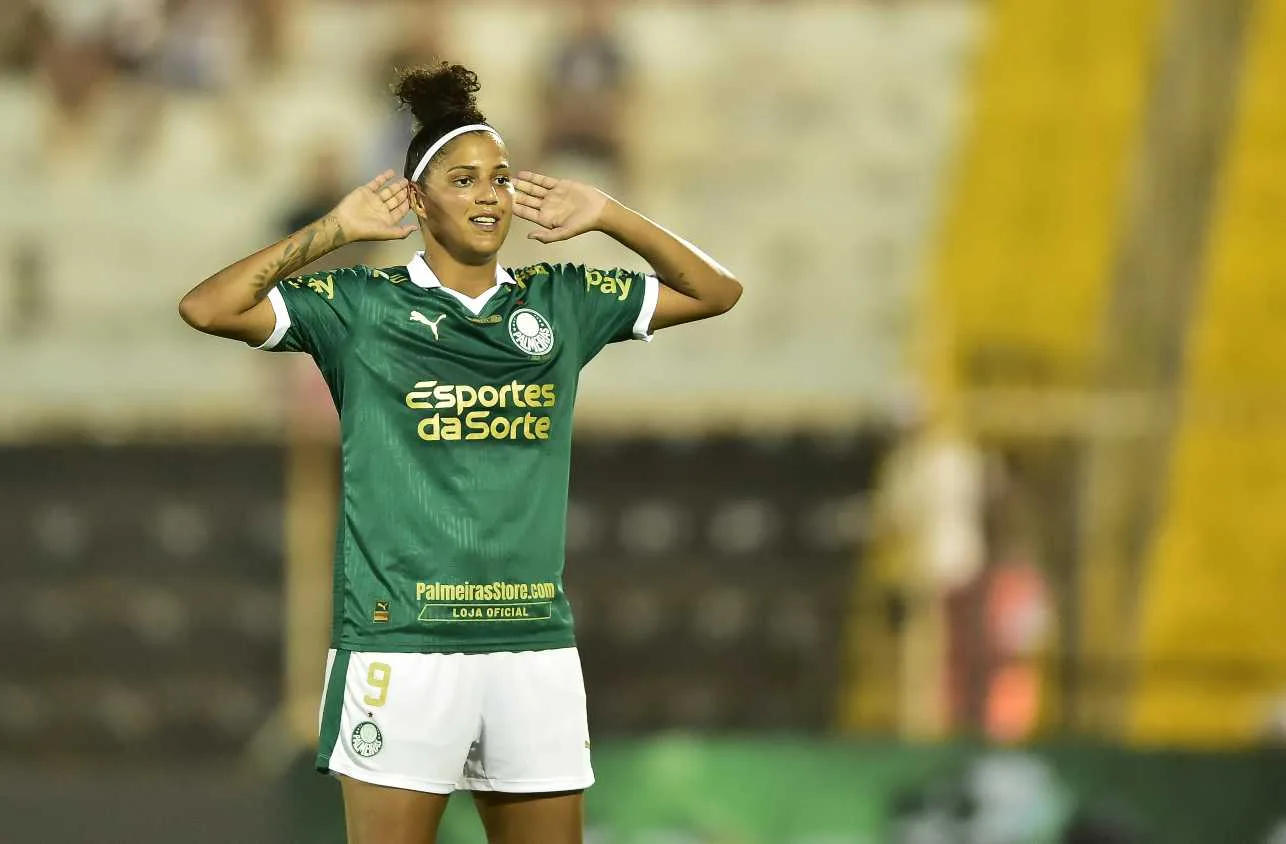 Palmeiras pressiona o Flamengo e estreia com vitória no Brasileirão Feminino