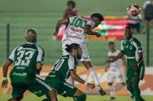 Polícia Militar usa gás de pimenta em partida da Taça Rio