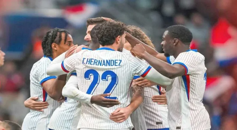 Mbappé passa em branco em vitória da França sobre o Chile