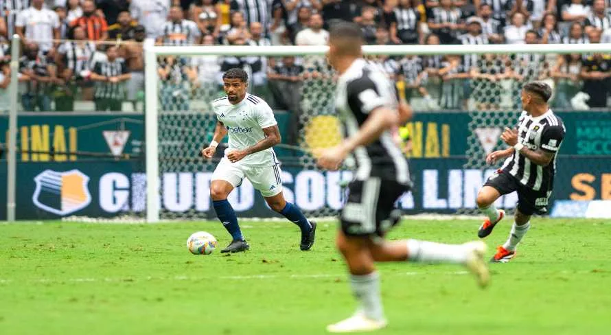 Cruzeiro não se abate e busca o empate contra o Atlético-MG no primeiro jogo da final do Mineiro