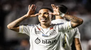 Santos vence o Palmeiras e garante vantagem na disputa pelo título do Paulistão