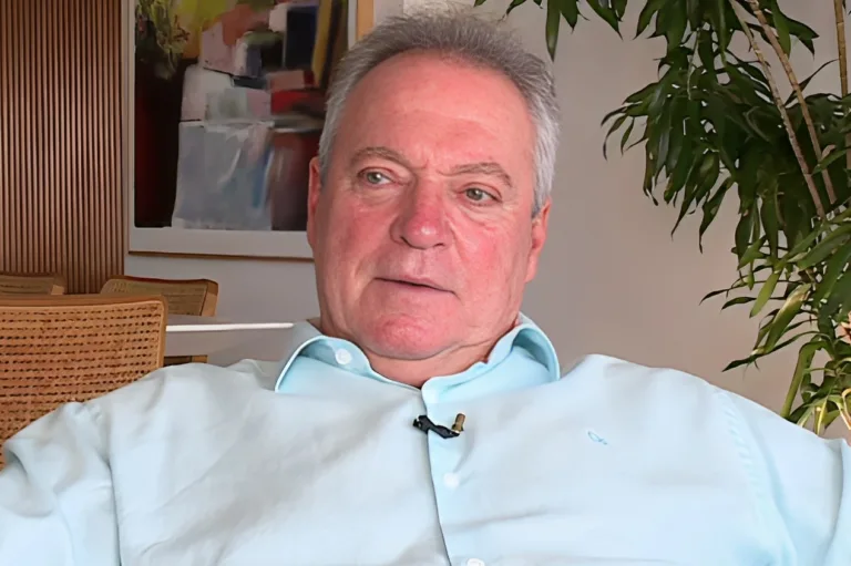 Abel Braga aponta jogador que merece ir para a seleção brasileira: “Fenômeno”