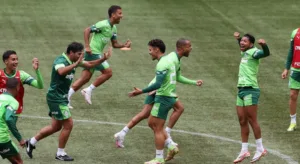 Treino no Allianz, quase gol de voleio de Abel e mais: as notícias do Palmeiras hoje (27)
