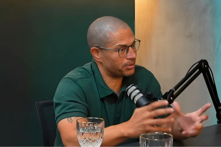 Alex aponta técnico “injustiçado” no futebol brasileiro